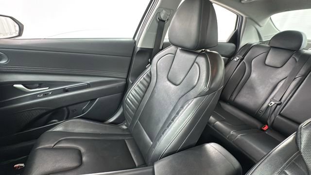 Used 2024 Hyundai Elantra Limited image 13