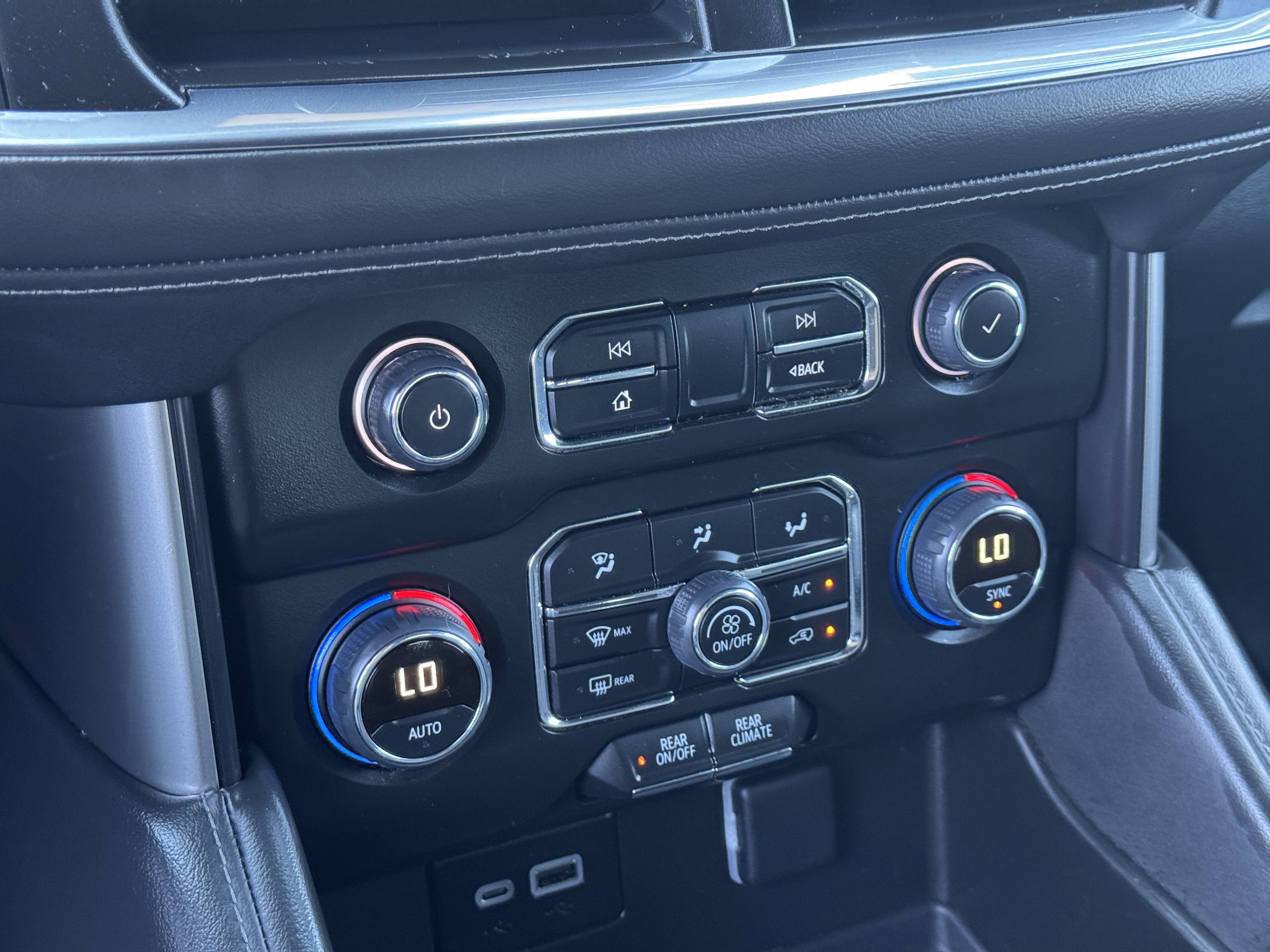 Certified 2024 Chevrolet Suburban LS image 29