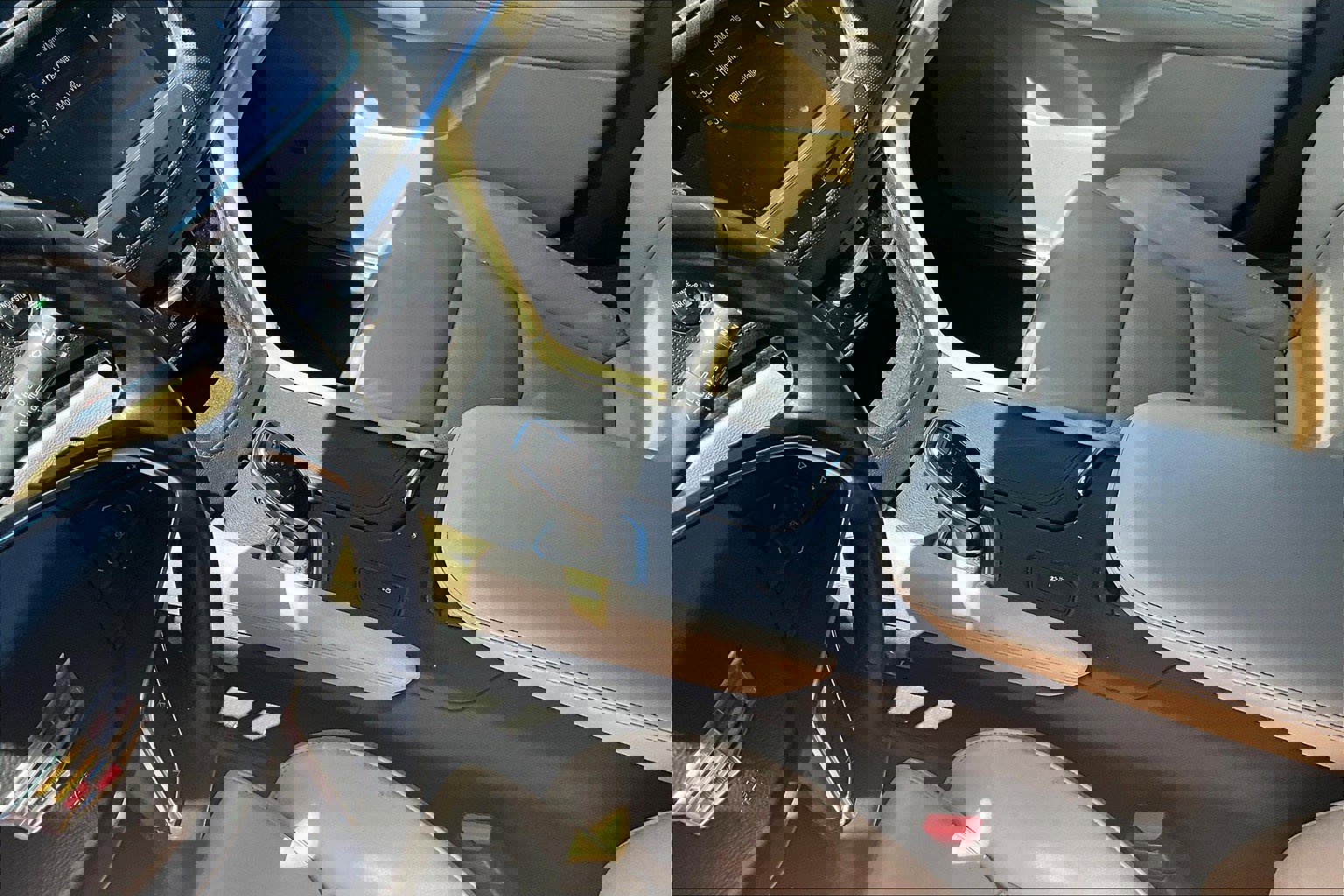 Used 2017 Cadillac XT5 Luxury w/ Driver Awareness Package image 11