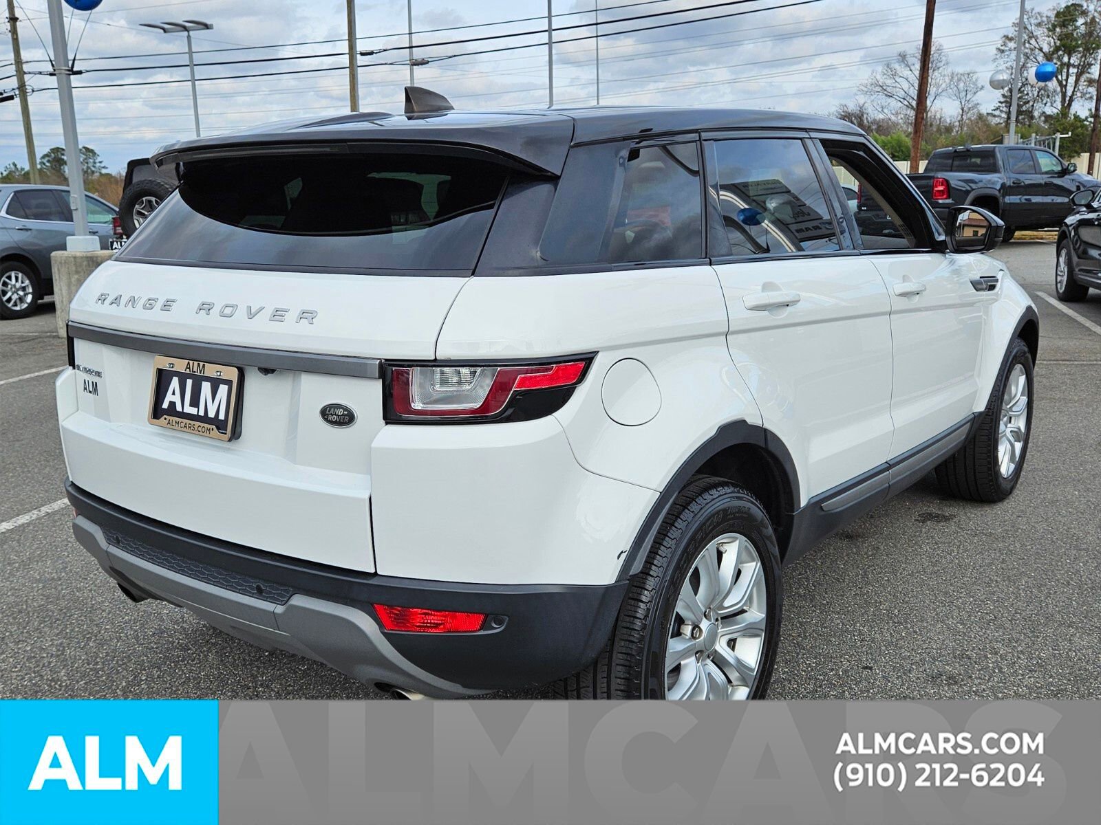 Used 2019 Land Rover Range Rover Evoque SE AWD/4WD image 15