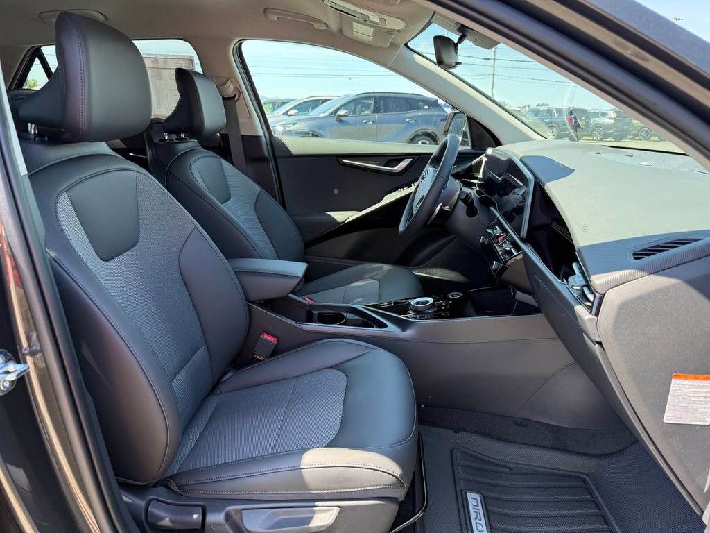 New 2026 Kia Niro Wind w/ Wind Preserve Package FWD image 12