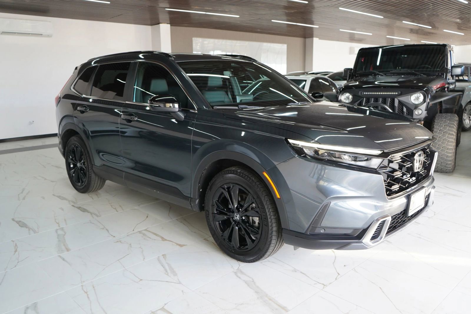 Used 2025 Honda CR-V Sport Touring image 3