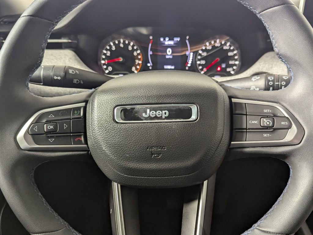 Used 2022 Jeep Compass Latitude FWD image 19