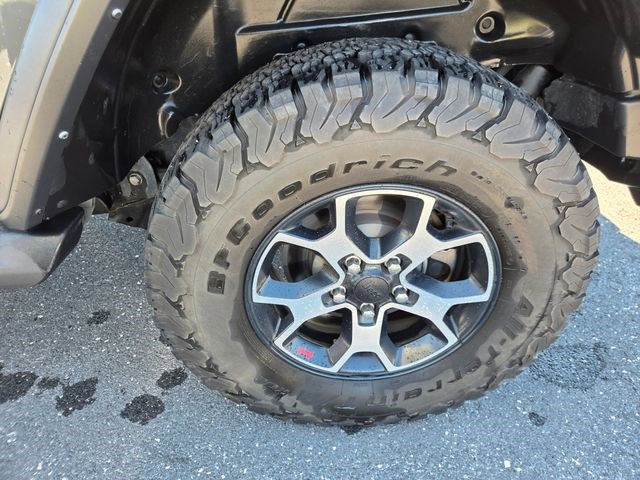 Used 2022 Jeep Wrangler Unlimited Rubicon w/ LED Lighting Group AWD/4WD image 25