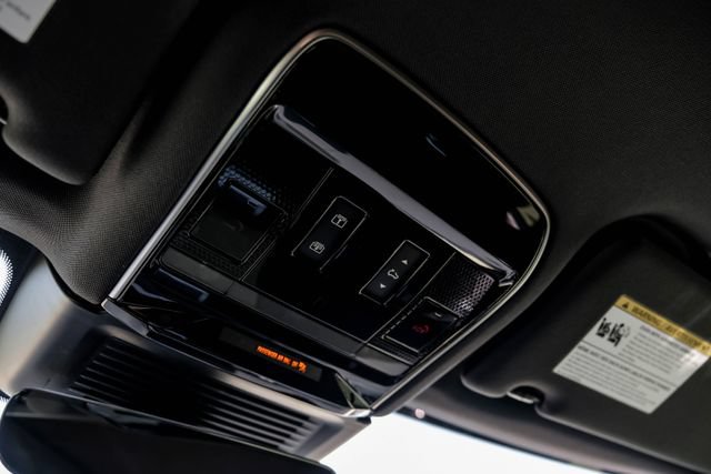 New 2026 Land Rover Range Rover SE AWD/4WD image 32