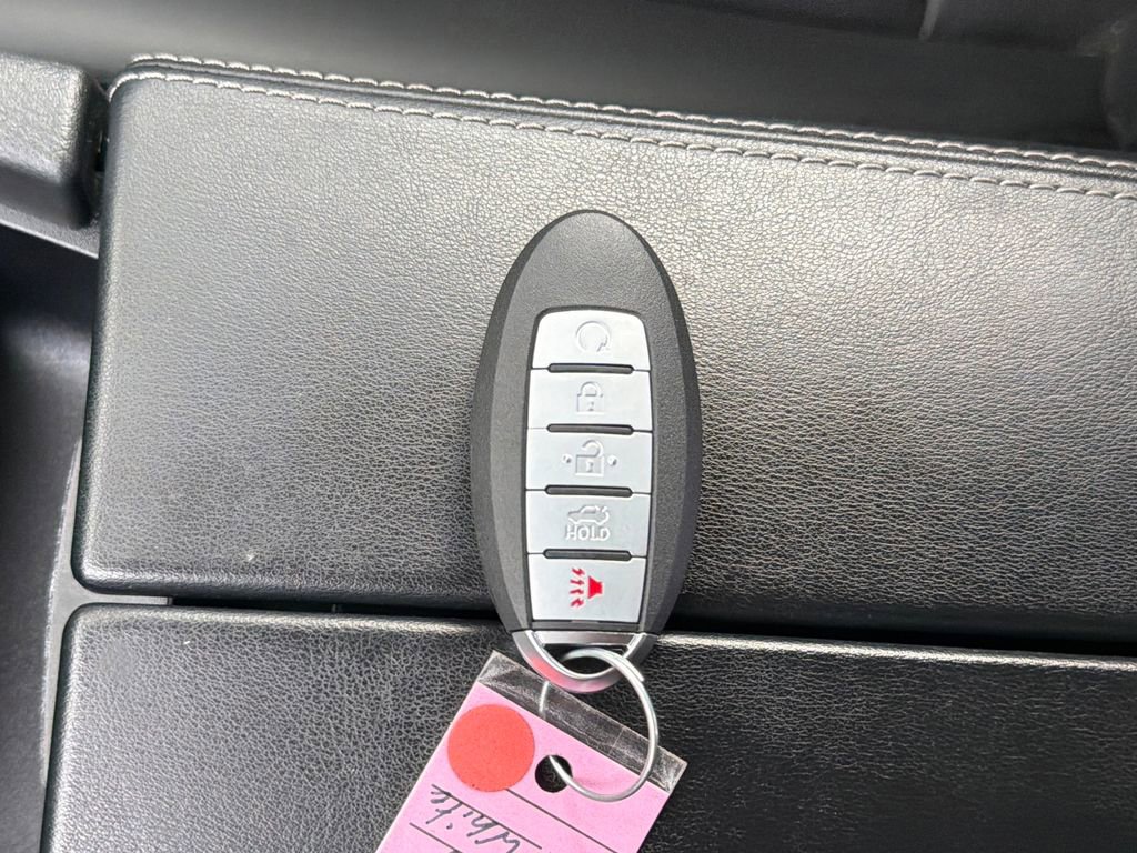 Used 2024 Nissan Rogue SV w/ SV Premium Package image 30