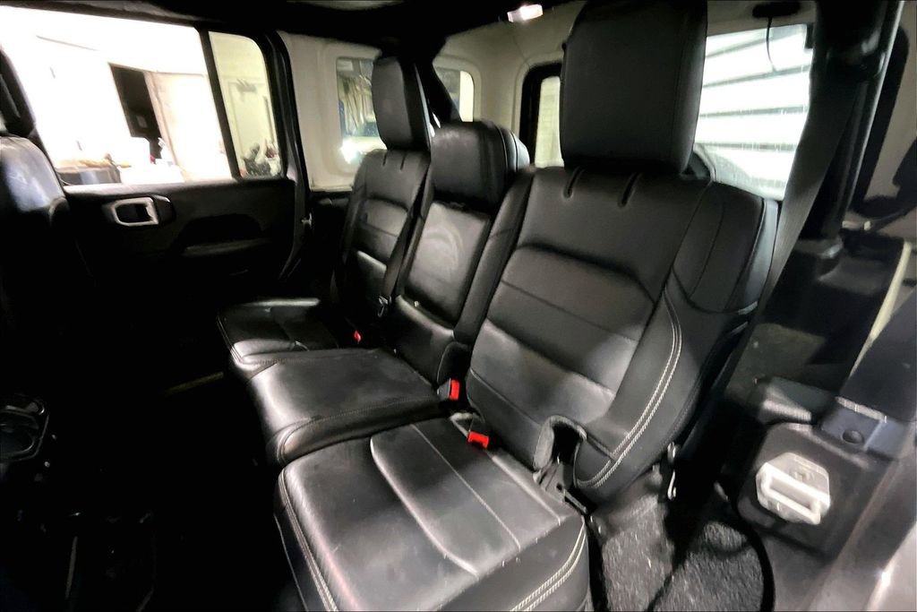Used 2019 Jeep Wrangler Unlimited Sahara image 31