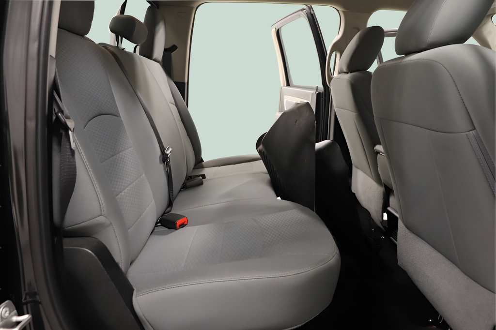 Used 2018 RAM 1500 Classic SLT AWD/4WD image 24