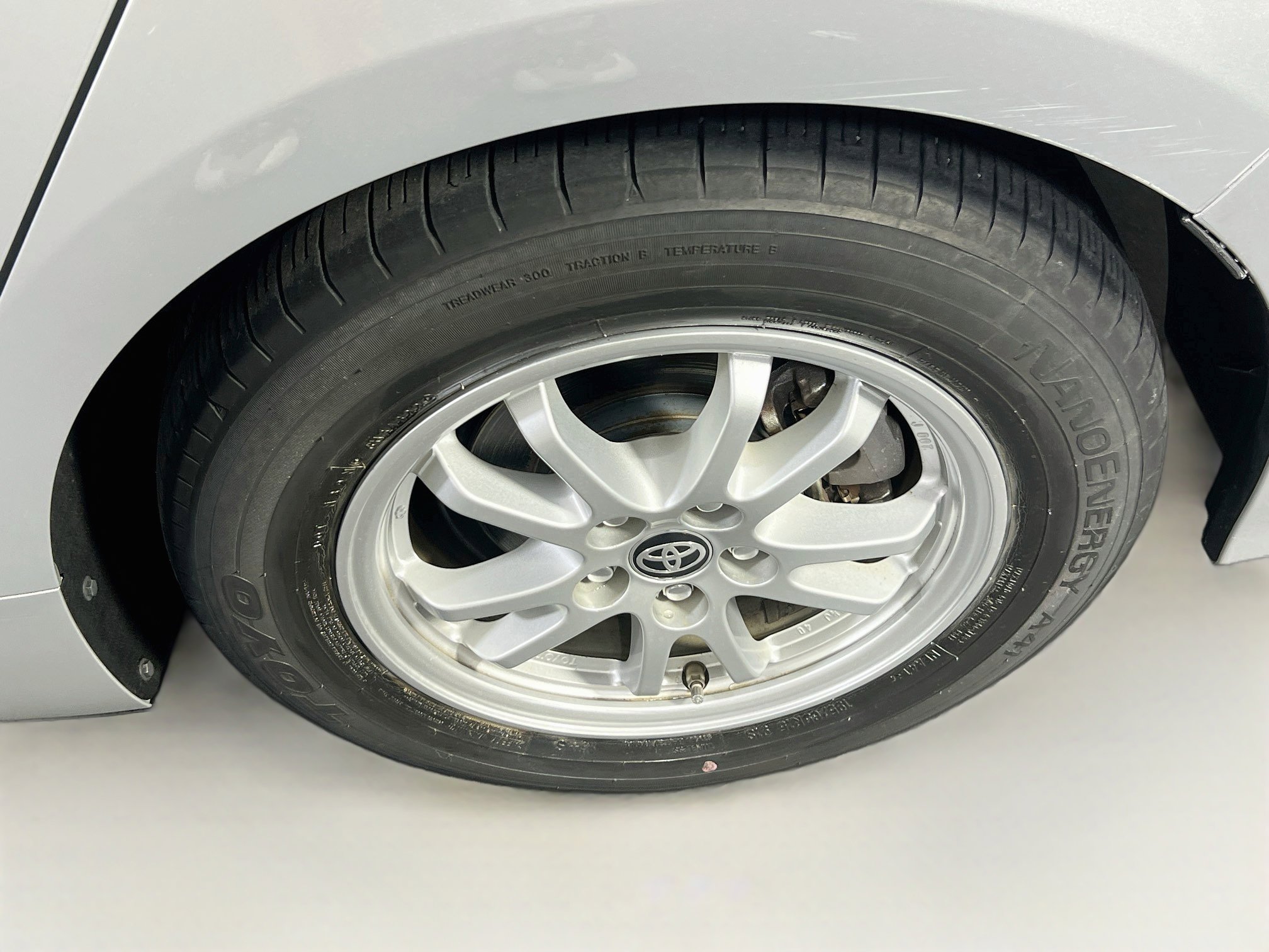 Used 2018 Toyota Prius Prime Premium FWD image 30