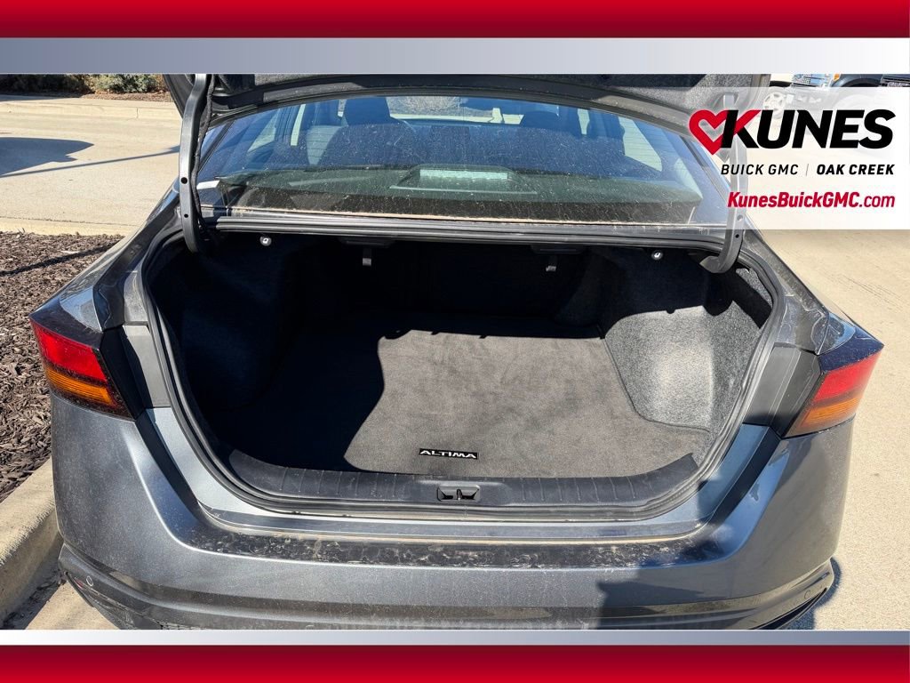 Used 2025 Nissan Altima 2.5 SV FWD image 8