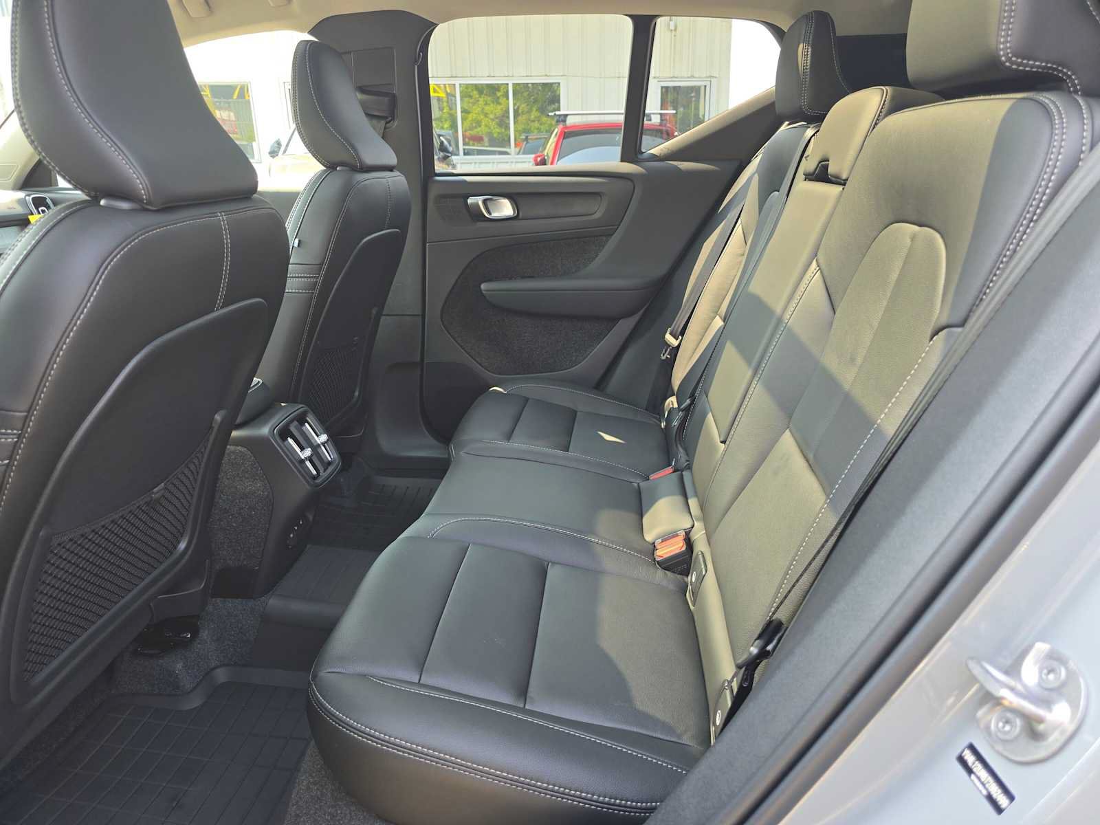 New 2026 Volvo XC40 B5 Ultra w/ Protection Package Premier AWD/4WD image 15