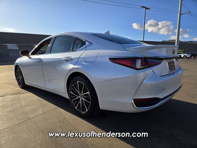 Used 2025 Lexus ES 300h w/ Premium Package image 4
