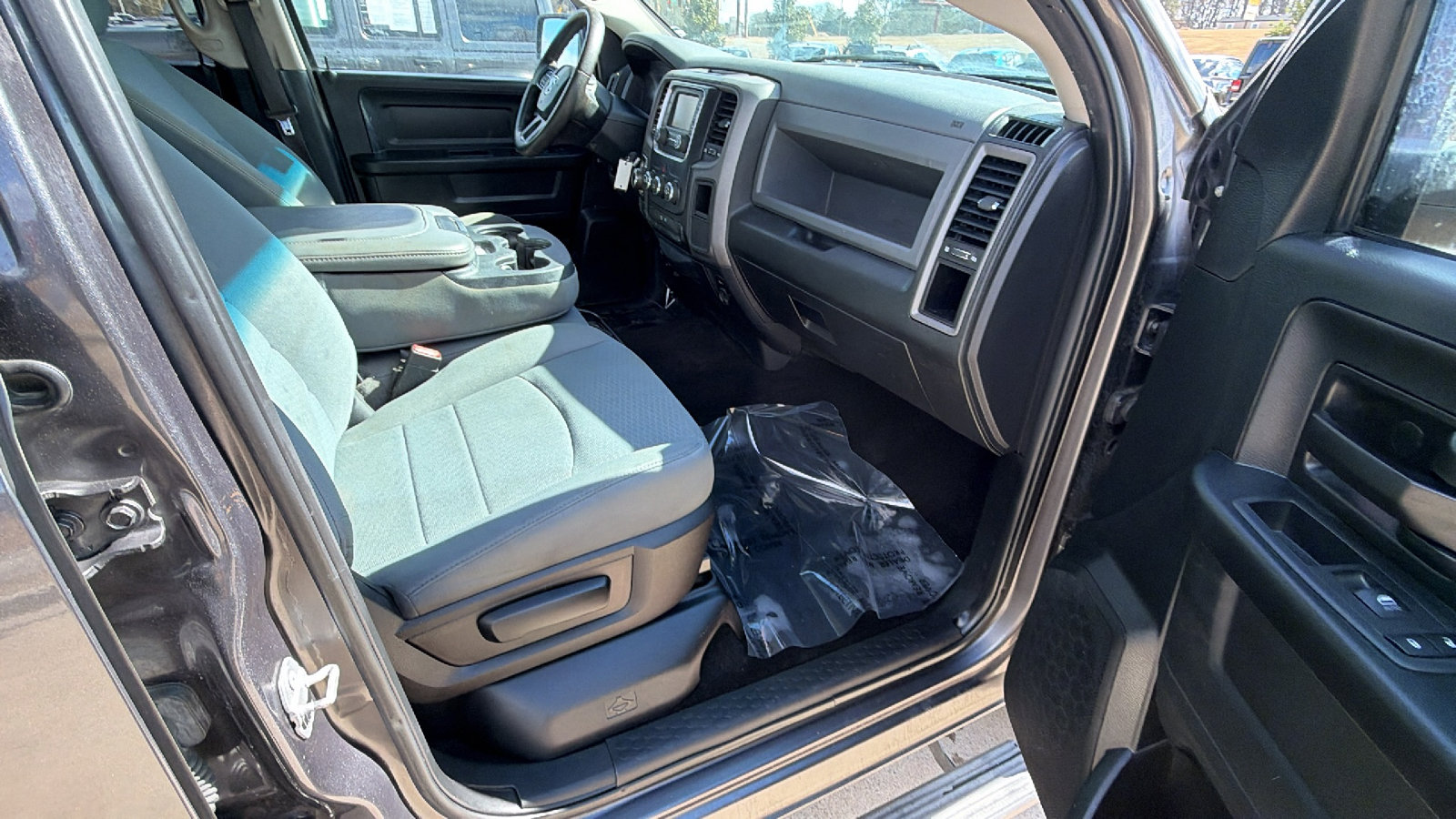 Used 2017 RAM 1500 Express w/ Express Value Package image 19