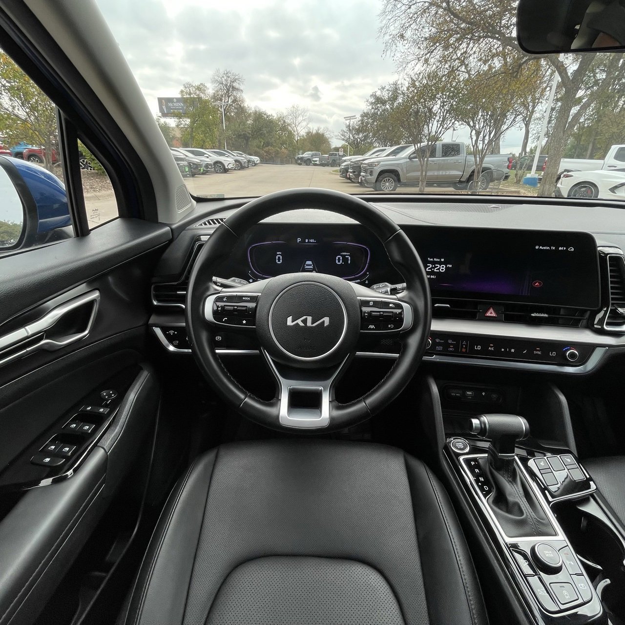 Used 2025 Kia Sportage EX w/ Premium Package image 11