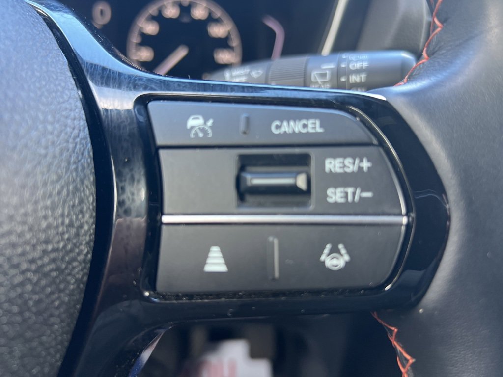 Used 2025 Honda Pilot Sport image 35