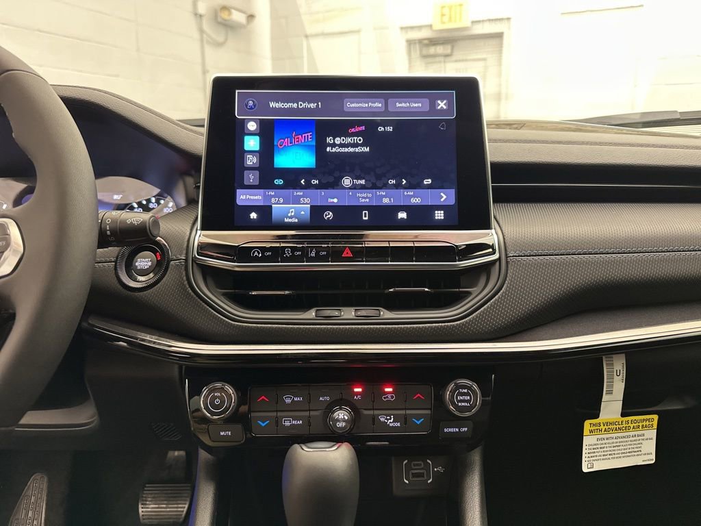 New 2025 Jeep Compass Latitude w/ Sun & Sound Group image 12