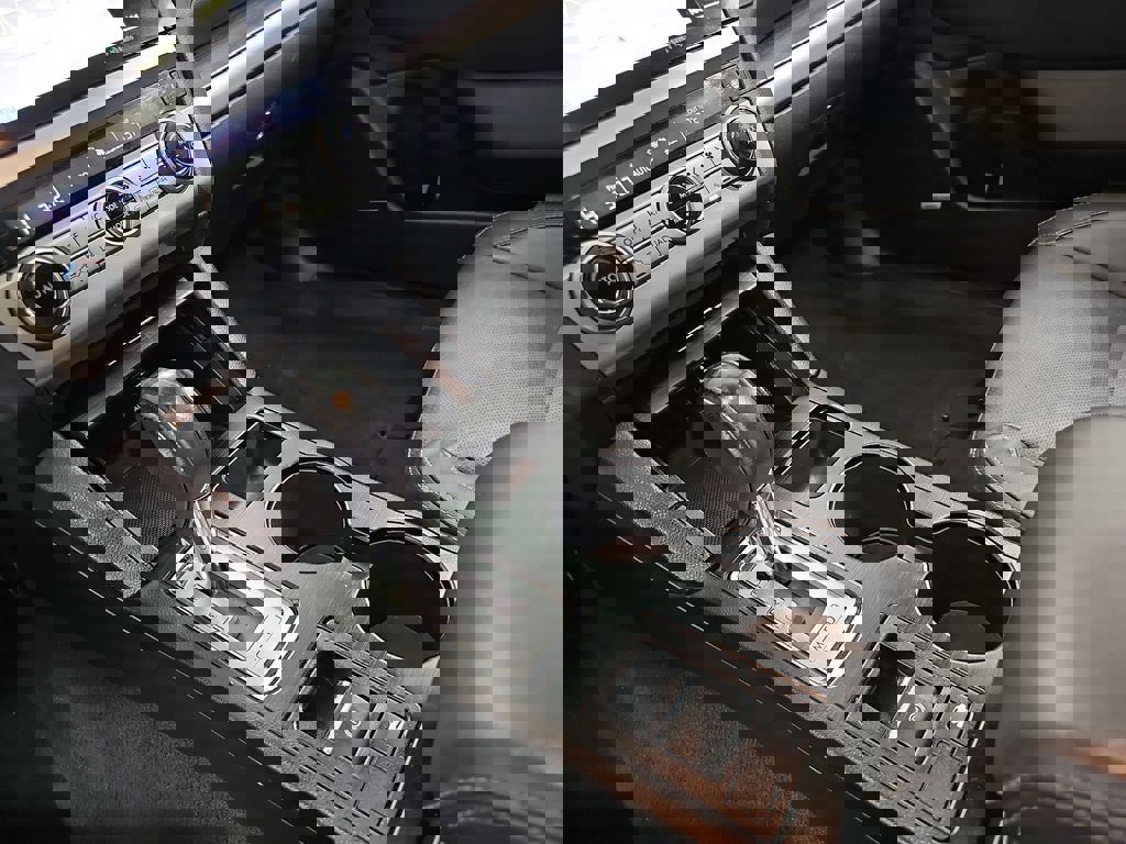 Used 2016 Subaru Legacy 3.6R Limited image 27