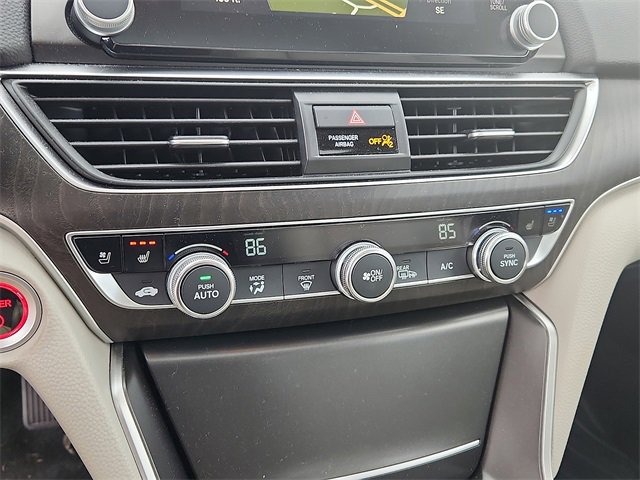 Used 2018 Honda Accord Touring image 16