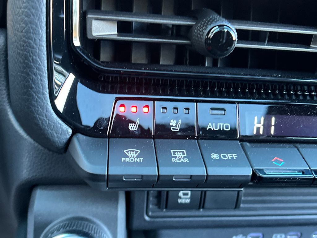 Used 2025 Toyota Land Cruiser image 29