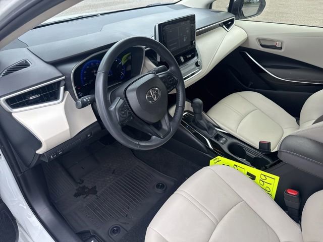 Used 2022 Toyota Corolla LE w/ Premium Interior Package FWD image 23