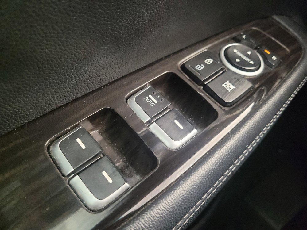 Used 2019 Kia Sorento L FWD image 27
