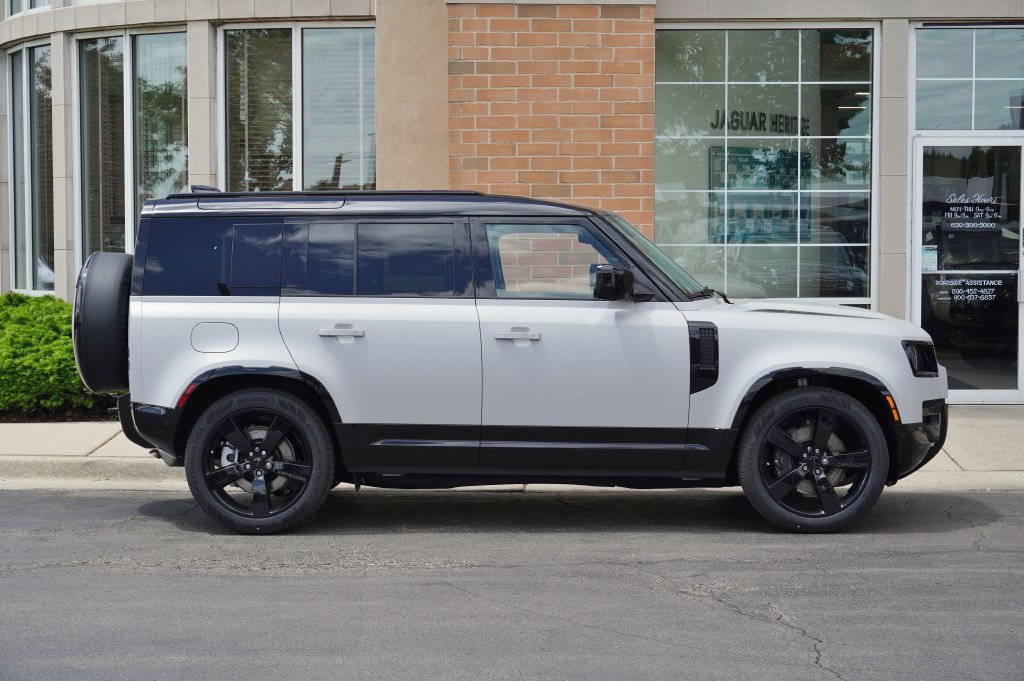 Used 2026 Land Rover Defender 110 X-Dynamic SE AWD/4WD image 7
