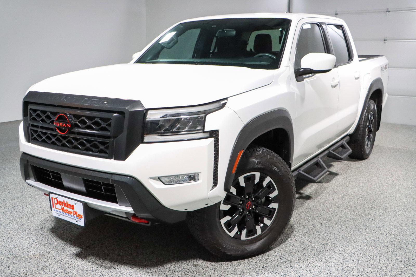 Used 2024 Nissan Frontier PRO-4X w/ Off-Road Protection Package image 32