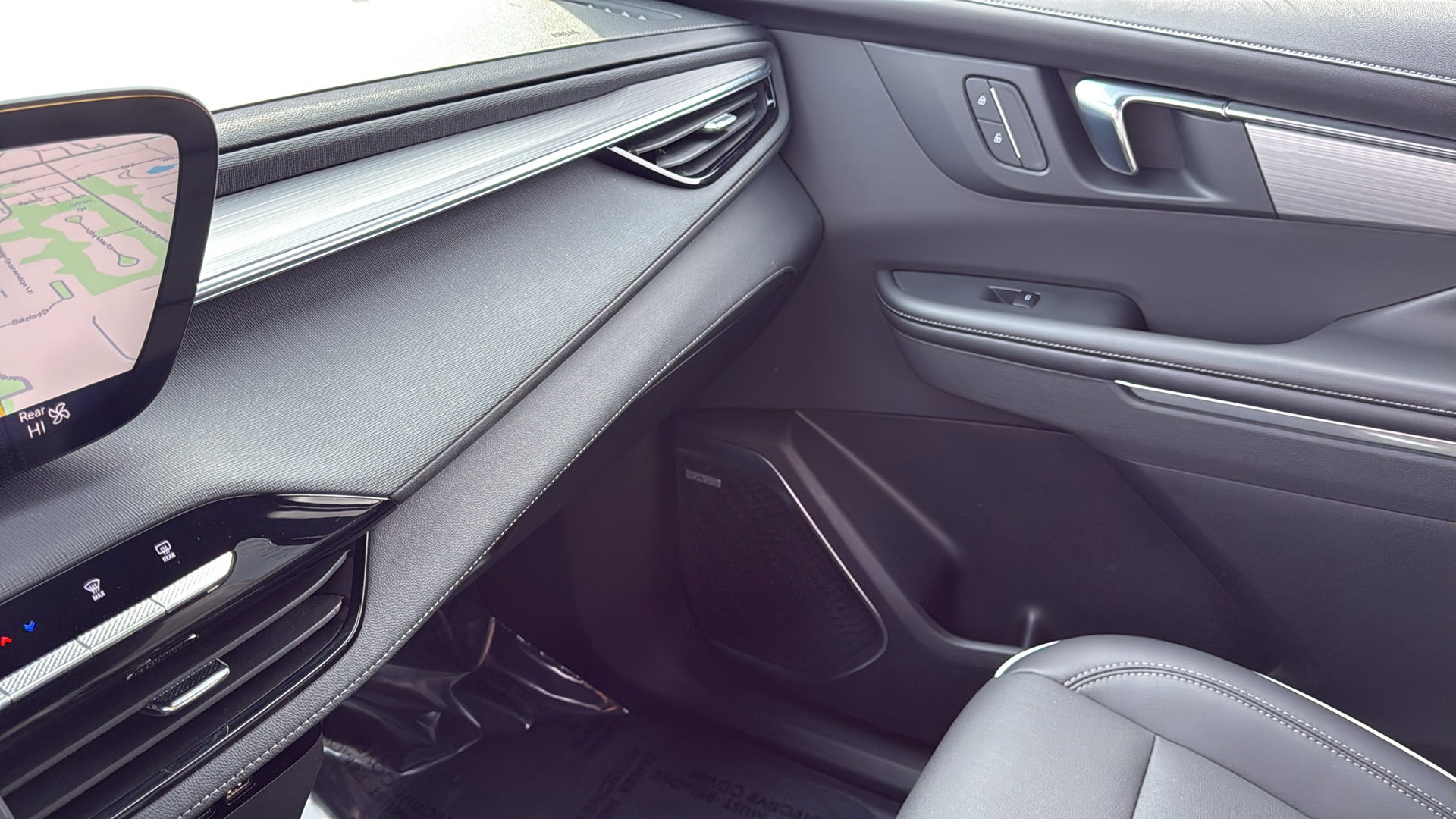 Used 2025 Buick Enclave Preferred image 25