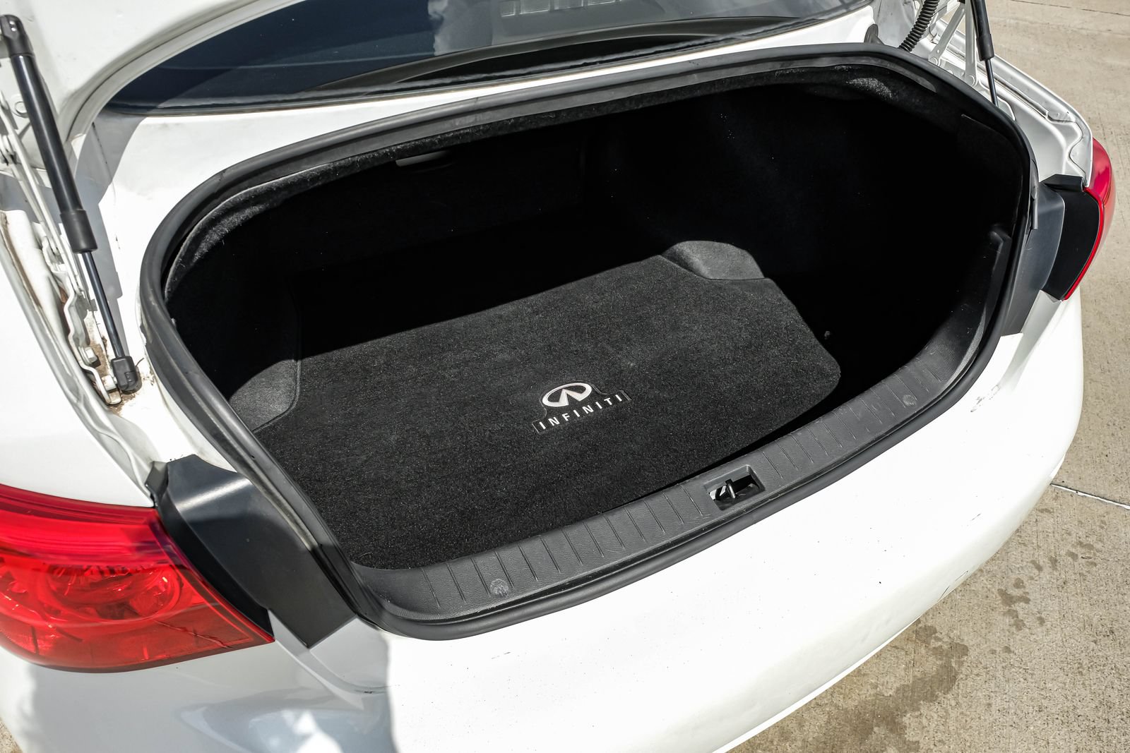 Used 2016 INFINITI Q50 3.0t Premium w/ Cargo Package RWD image 53