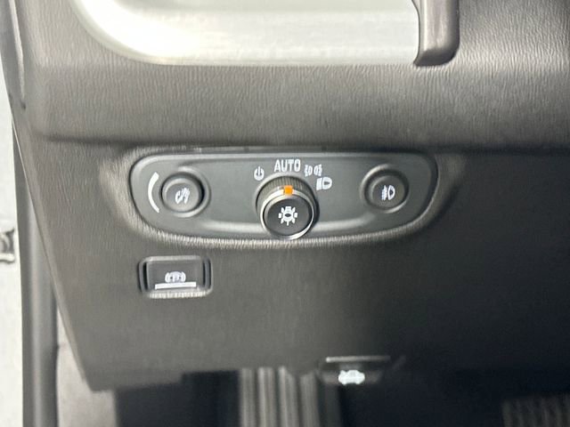 Used 2023 GMC Terrain SLT image 19