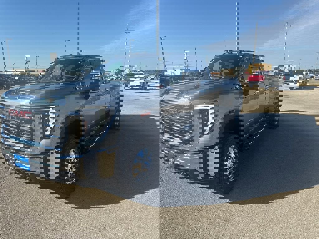 New 2026 GMC Sierra 3500 SLT w/ SLT Premium Package