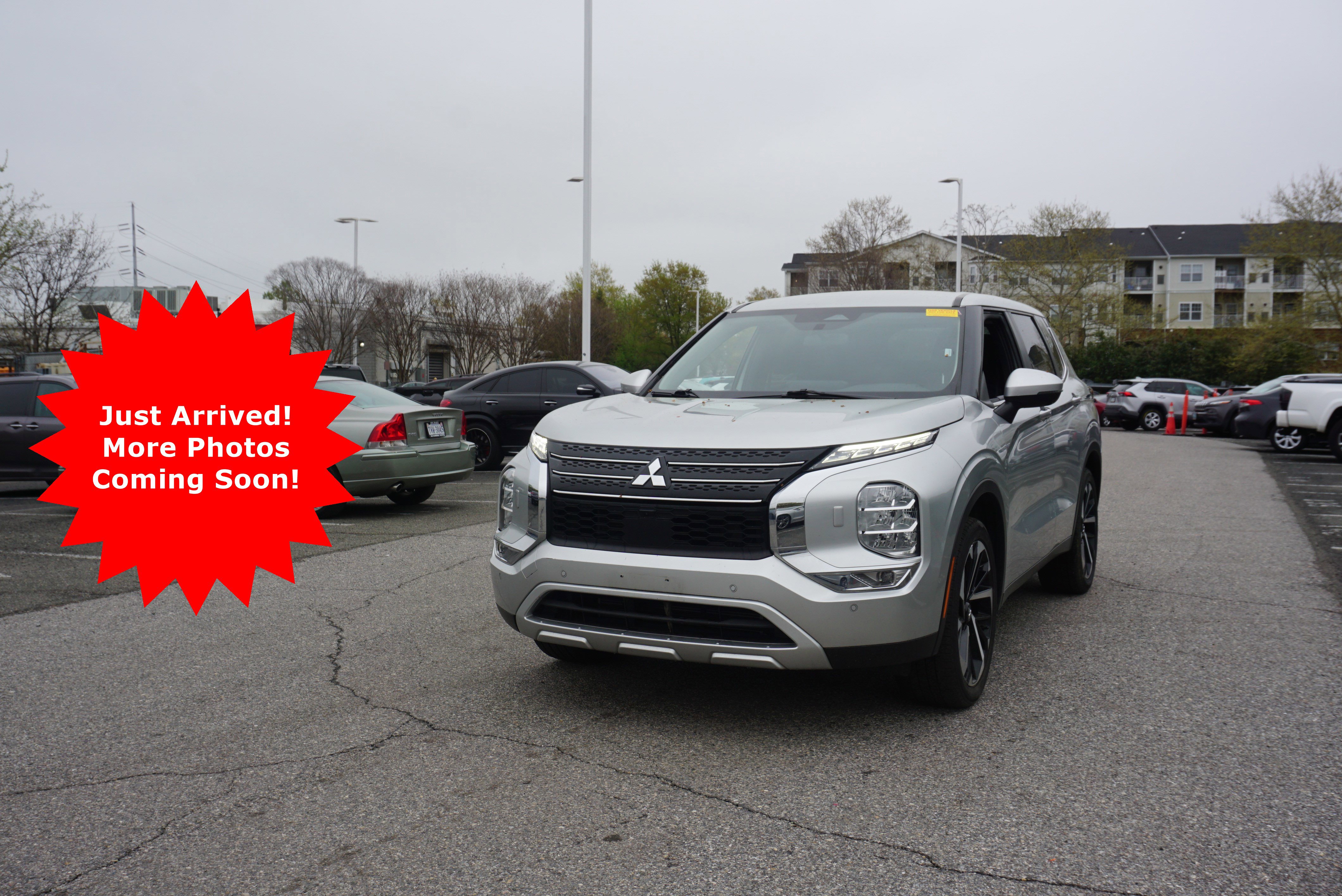 Used 2024 Mitsubishi Outlander SE