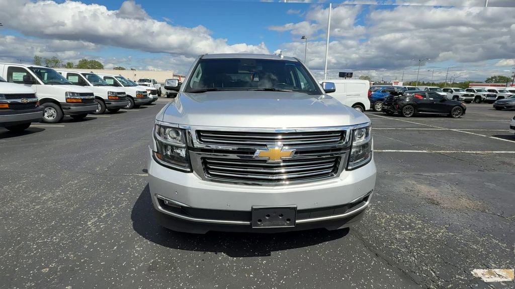 Used 2020 Chevrolet Suburban Premier AWD/4WD image 3