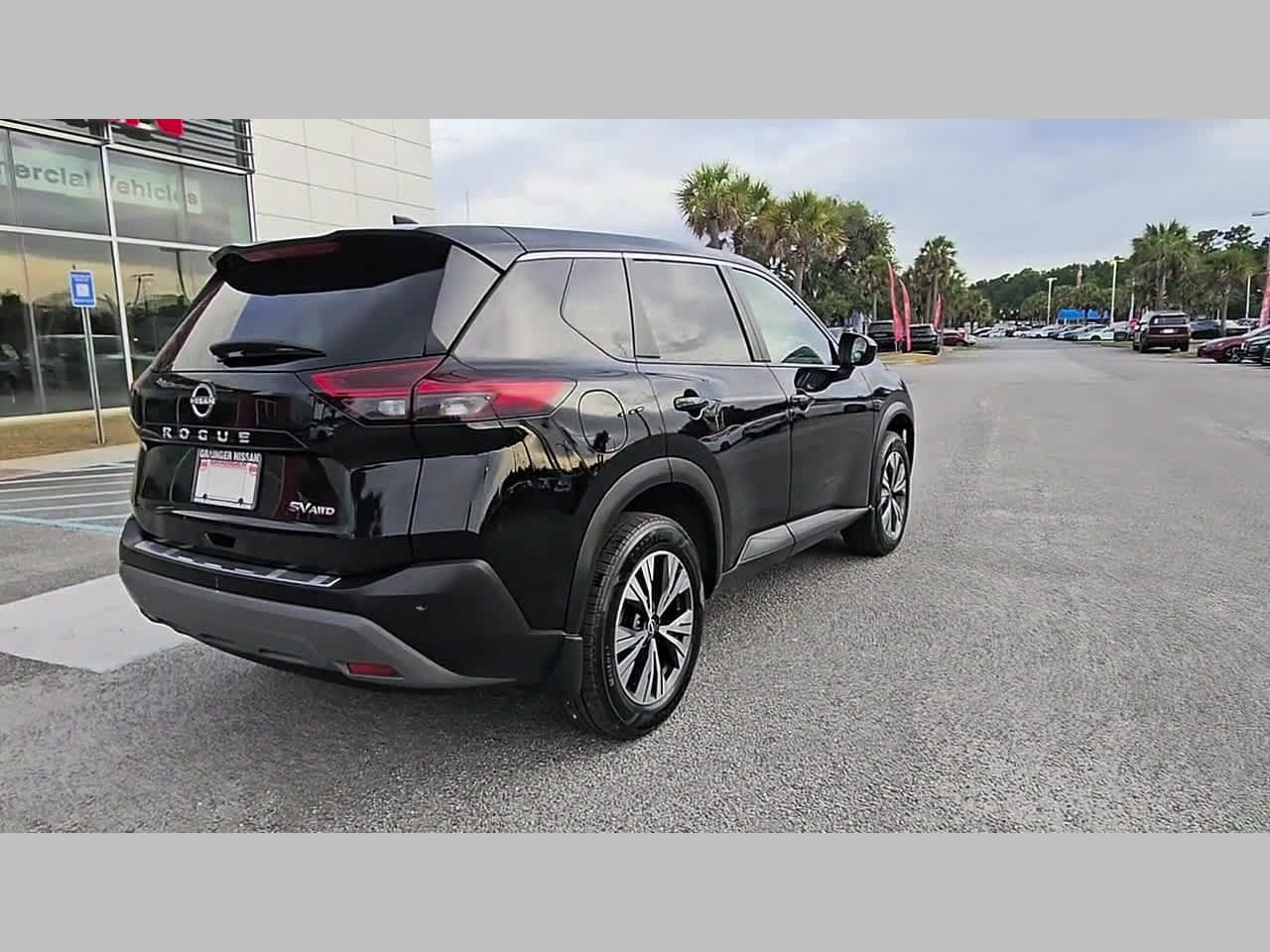 Used 2023 Nissan Rogue SV AWD/4WD image 32