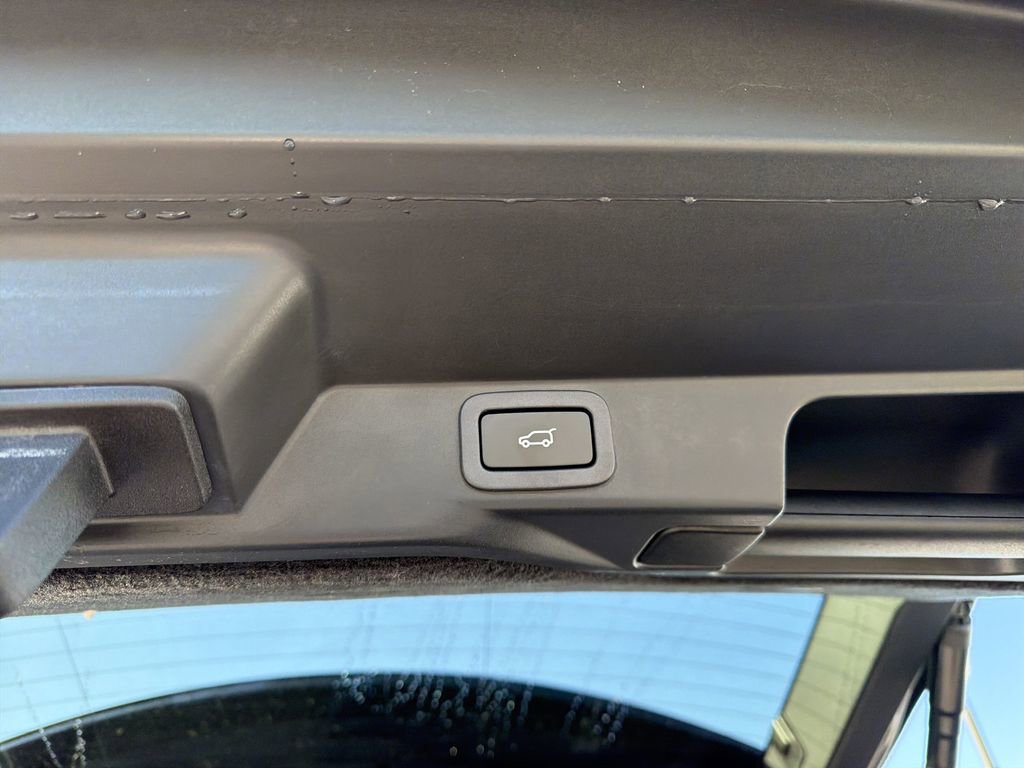 Used 2020 Land Rover Range Rover Sport HSE Dynamic image 13