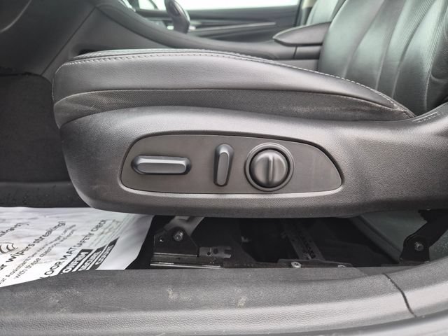 Used 2017 Buick LaCrosse Essence FWD image 17
