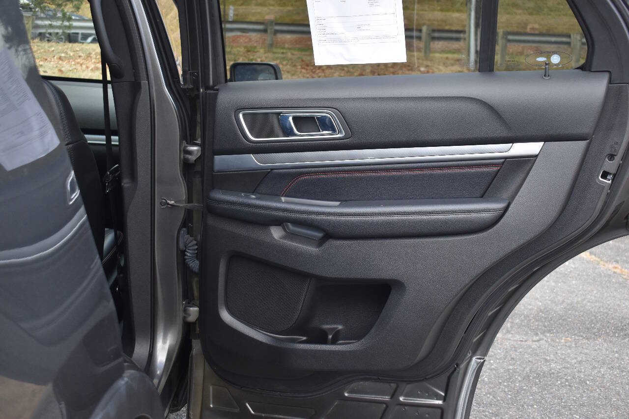 Used 2017 Ford Explorer Sport w/ Equipment Group 401A image 11