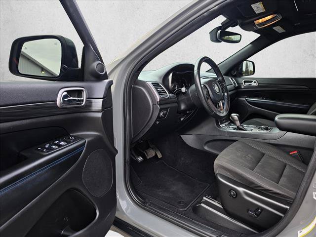 Used 2019 Jeep Grand Cherokee Laredo AWD/4WD image 21
