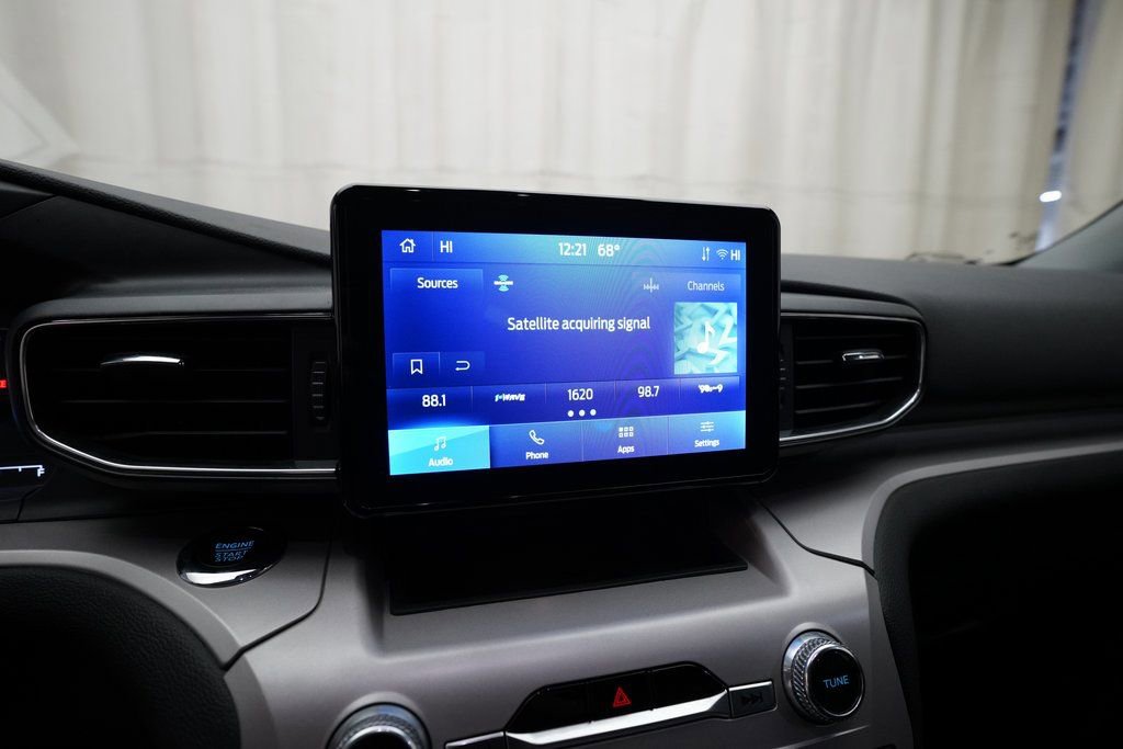 Used 2023 Ford Explorer XLT w/ Equipment Group 202A image 6