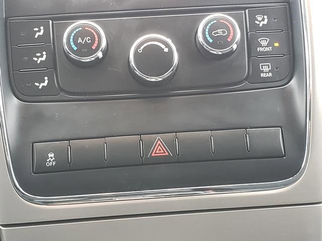 Used 2012 Jeep Grand Cherokee Laredo w/ Laredo E Group image 24