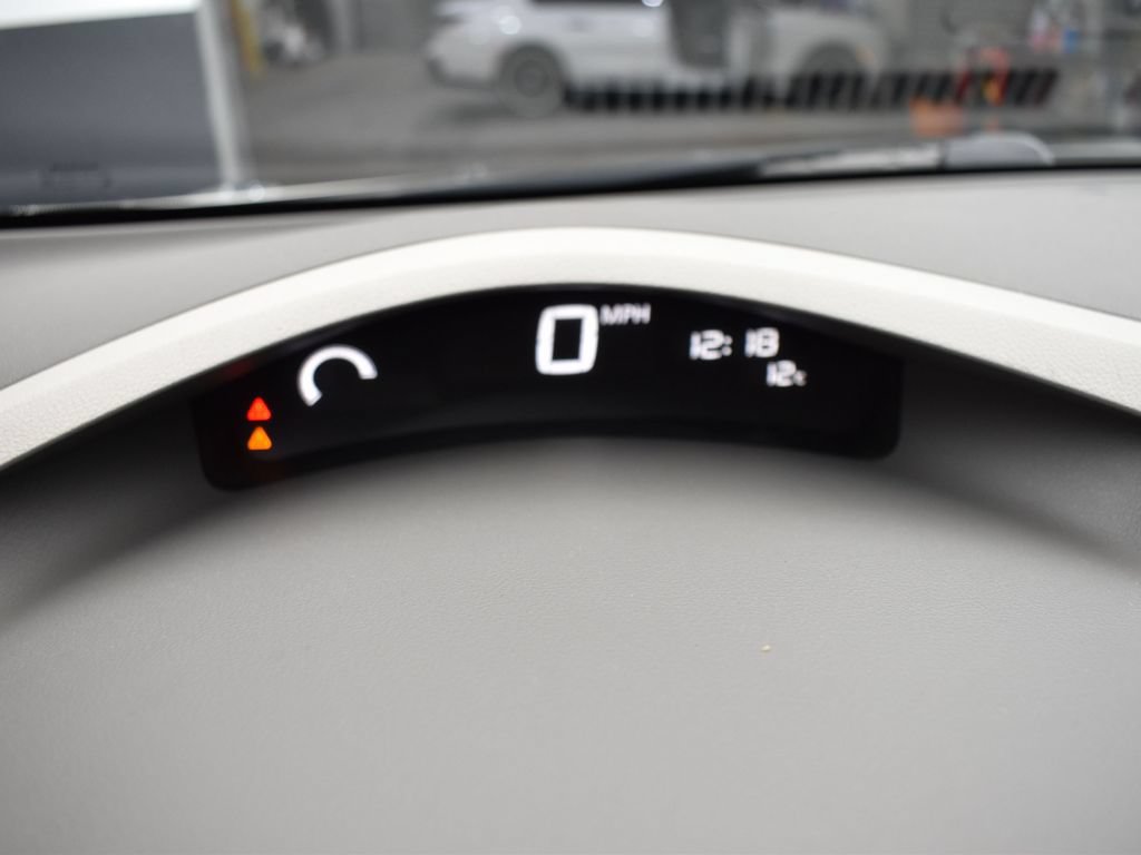 Used 2017 Nissan Leaf SV FWD image 11