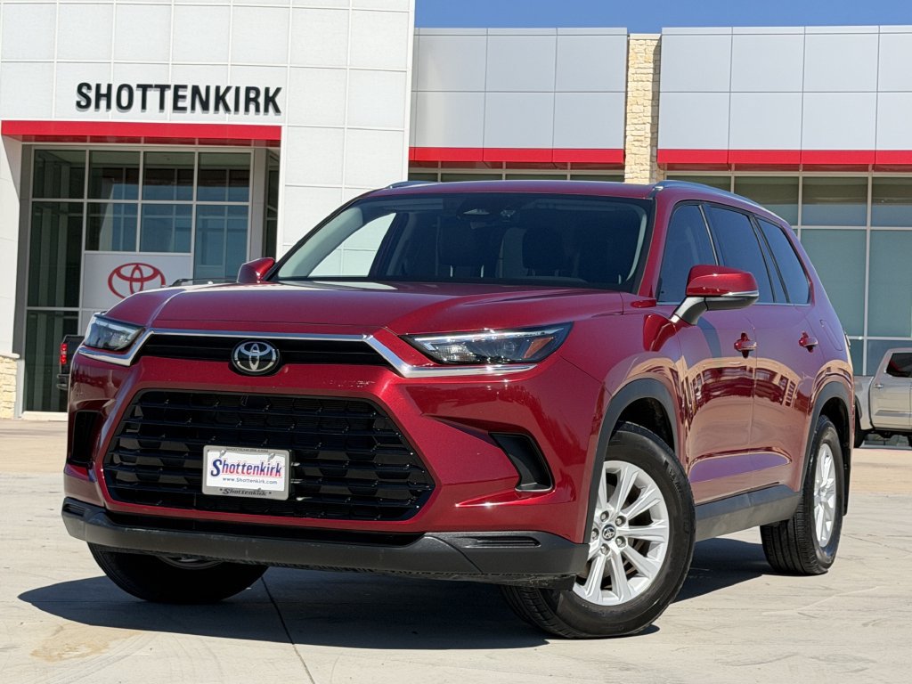 Used 2024 Toyota Grand Highlander FWD image 2