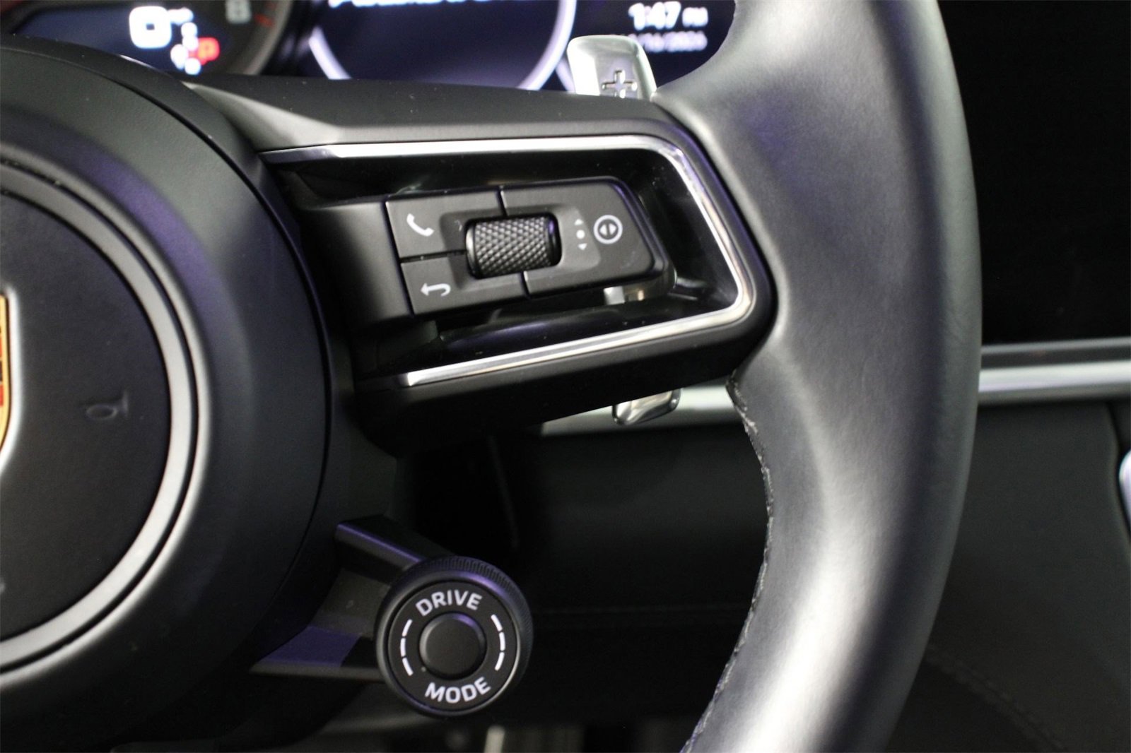 Used 2023 Porsche Panamera GTS image 15