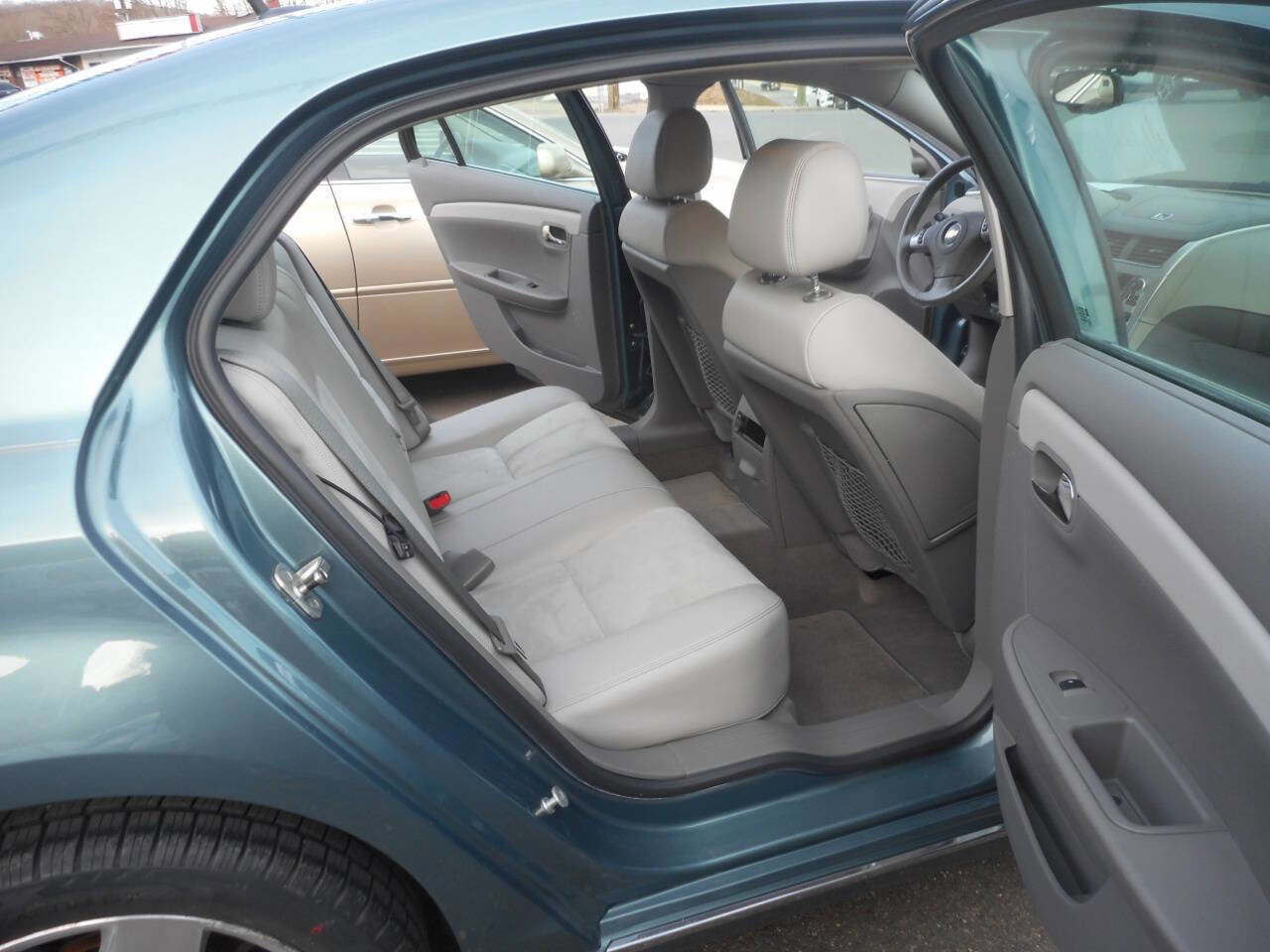 Used 2009 Chevrolet Malibu LT w/ HFV6 Engine Package image 13