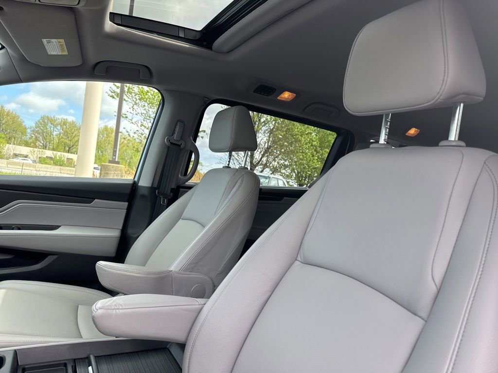 Used 2023 Honda Odyssey EX-L image 9