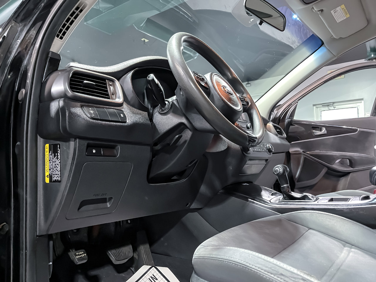 Used 2016 Kia Sorento LX image 19