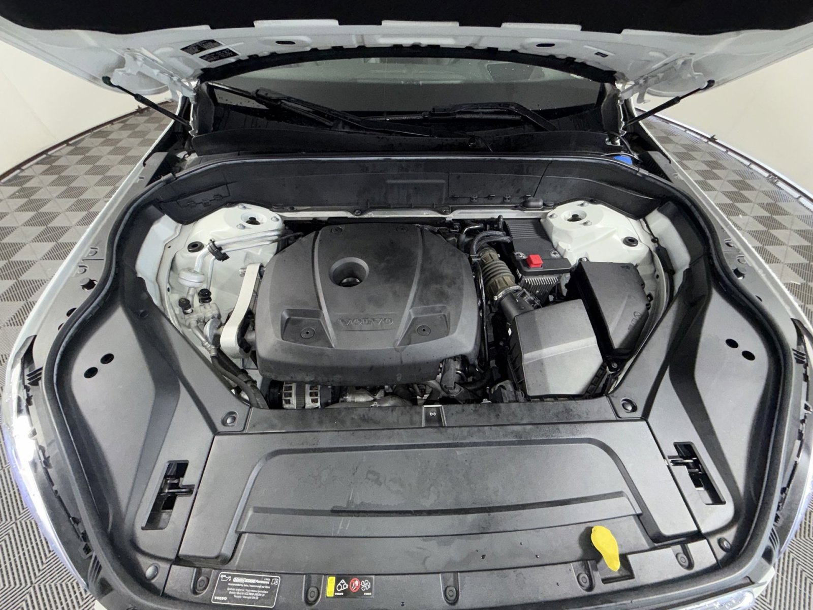 Used 2017 Volvo XC90 T6 Momentum w/ Vision Package image 29