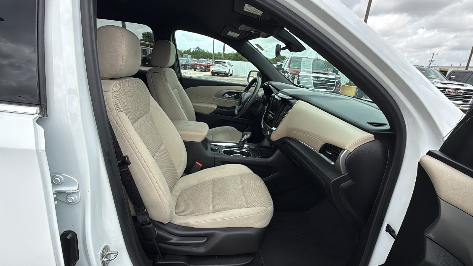 Used 2022 Chevrolet Traverse LS FWD image 26