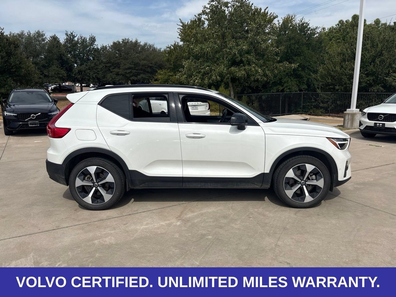 Certified 2025 Volvo XC40 B5 Plus AWD/4WD image 6
