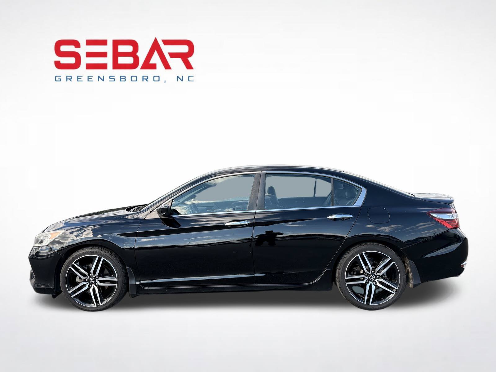 Used 2017 Honda Accord Sport image 8